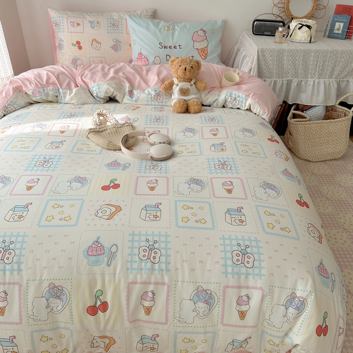 91家纺网 家纺一手货源 找家纺 桃心家居 2026新款A类亲肤舒适软糯云柔水洗棉数码印花混搭少女卡通奶乎乎系列四件套 云柔水洗棉-混搭甜品屋