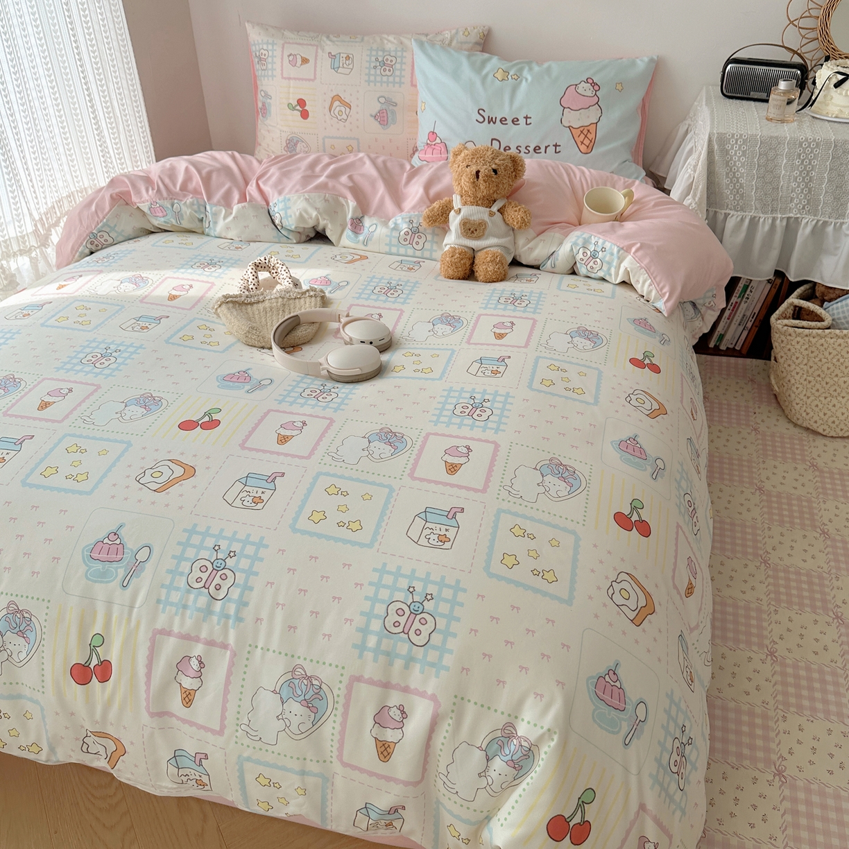 91家纺网 家纺一手货源 找家纺 桃心家居 2026新款A类亲肤舒适软糯云柔水洗棉数码印花混搭少女卡通奶乎乎系列四件套 云柔水洗棉-混搭甜品屋