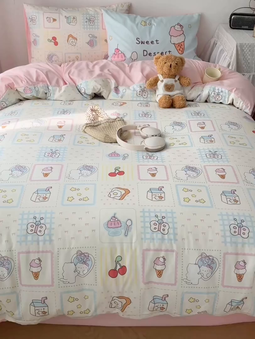 91家纺网 家纺一手货源 找家纺 桃心家居 2026新款A类亲肤舒适软糯云柔水洗棉数码印花混搭少女卡通奶乎乎系列四件套 云柔水洗棉-混搭甜品屋