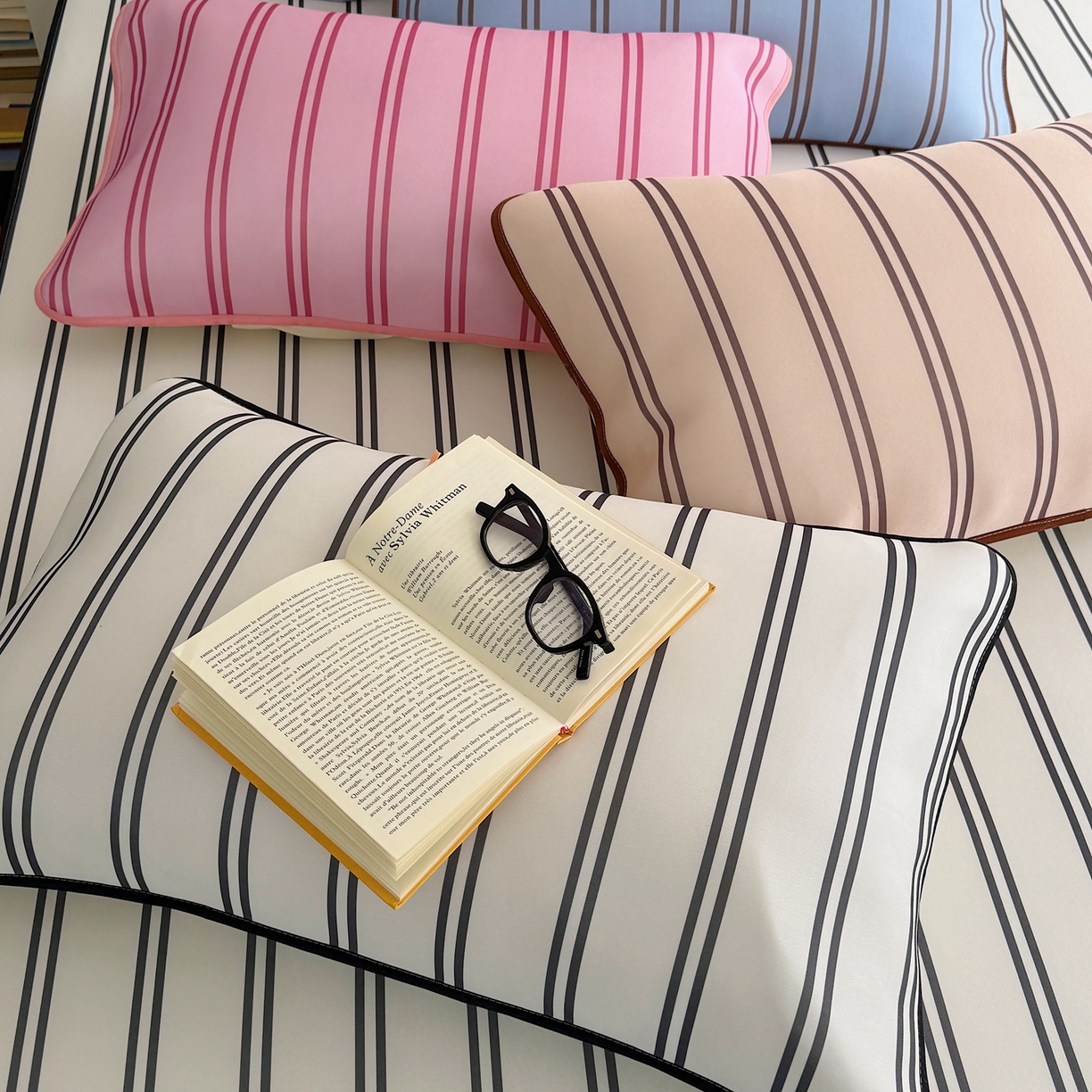 91家纺网 家纺一手货源 找家纺 （总）美乐迪家纺 2026春夏新款水光冰丝凉席席子-条纹系列