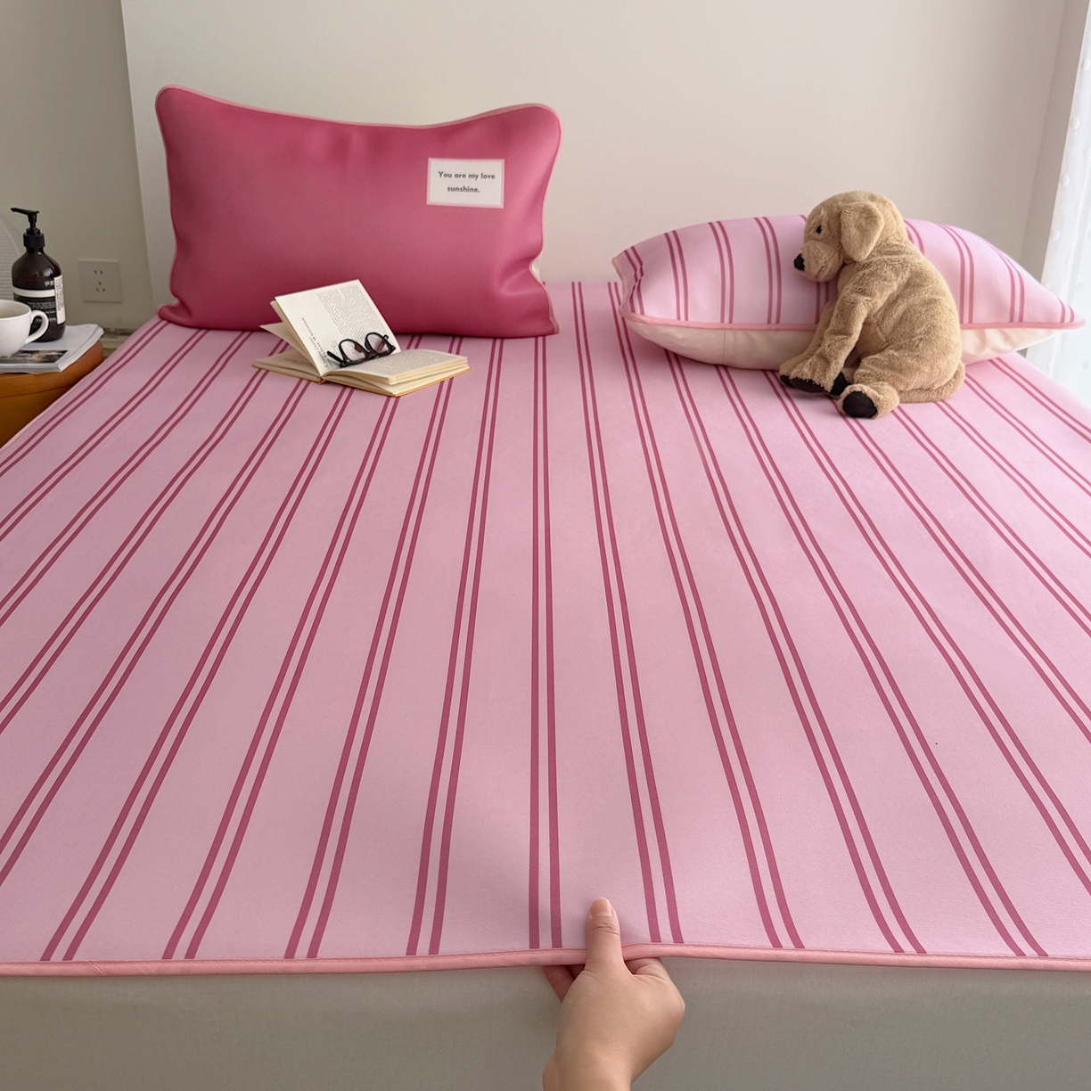 91家纺网 家纺一手货源 找家纺 （总）美乐迪家纺 2026春夏新款水光冰丝凉席席子-条纹系列