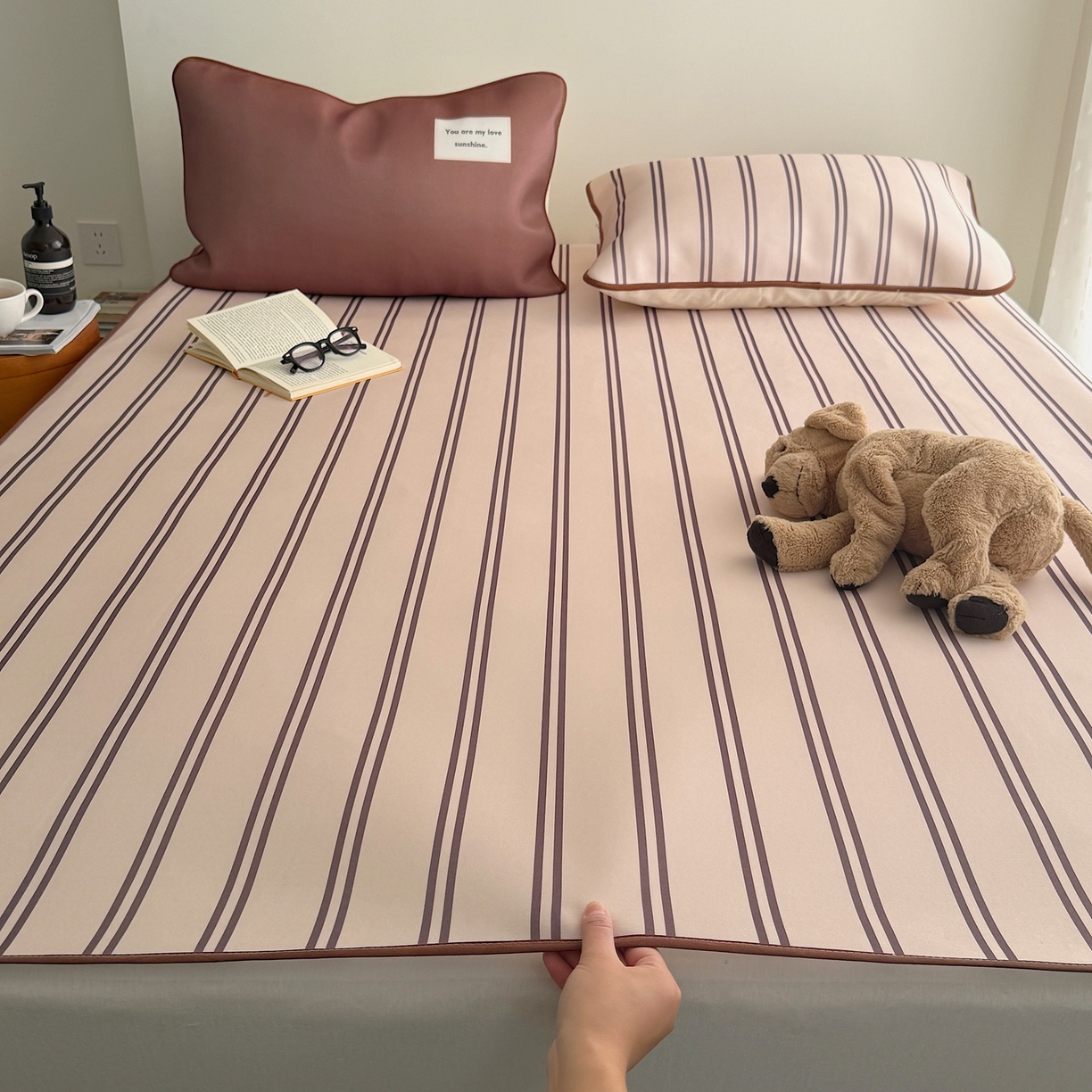 91家纺网 家纺一手货源 找家纺 （总）美乐迪家纺 2026春夏新款水光冰丝凉席席子-条纹系列