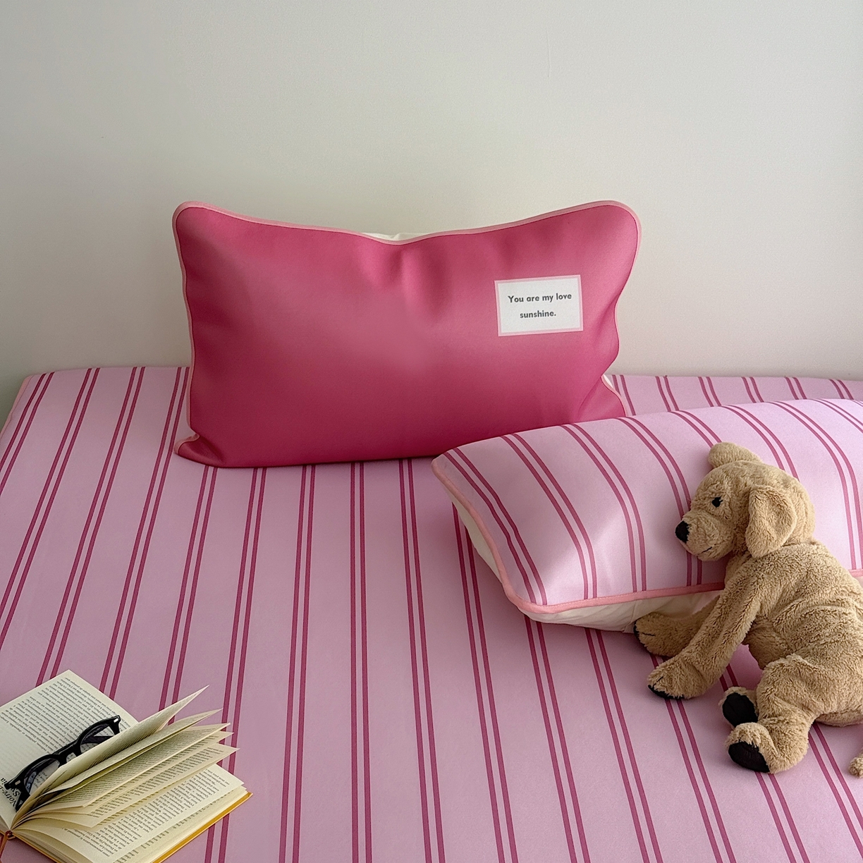 91家纺网 家纺一手货源 找家纺 美乐迪家纺 2026春夏新款水光冰丝凉席席子-条纹系列 玫粉条