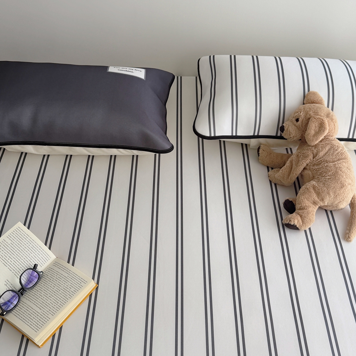 91家纺网 家纺一手货源 找家纺 美乐迪家纺 2026春夏新款水光冰丝凉席席子-条纹系列 黑白条