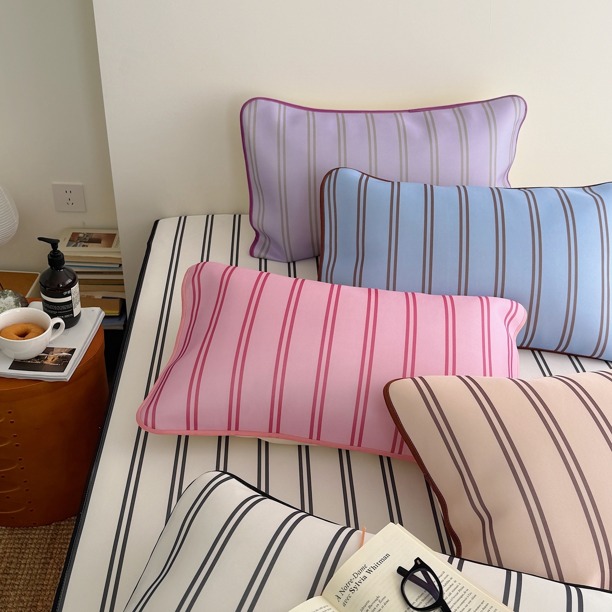 91家纺网 家纺一手货源 找家纺 美乐迪家纺 2026春夏新款水光冰丝凉席席子-条纹系列 组合图仅供展示不可下单