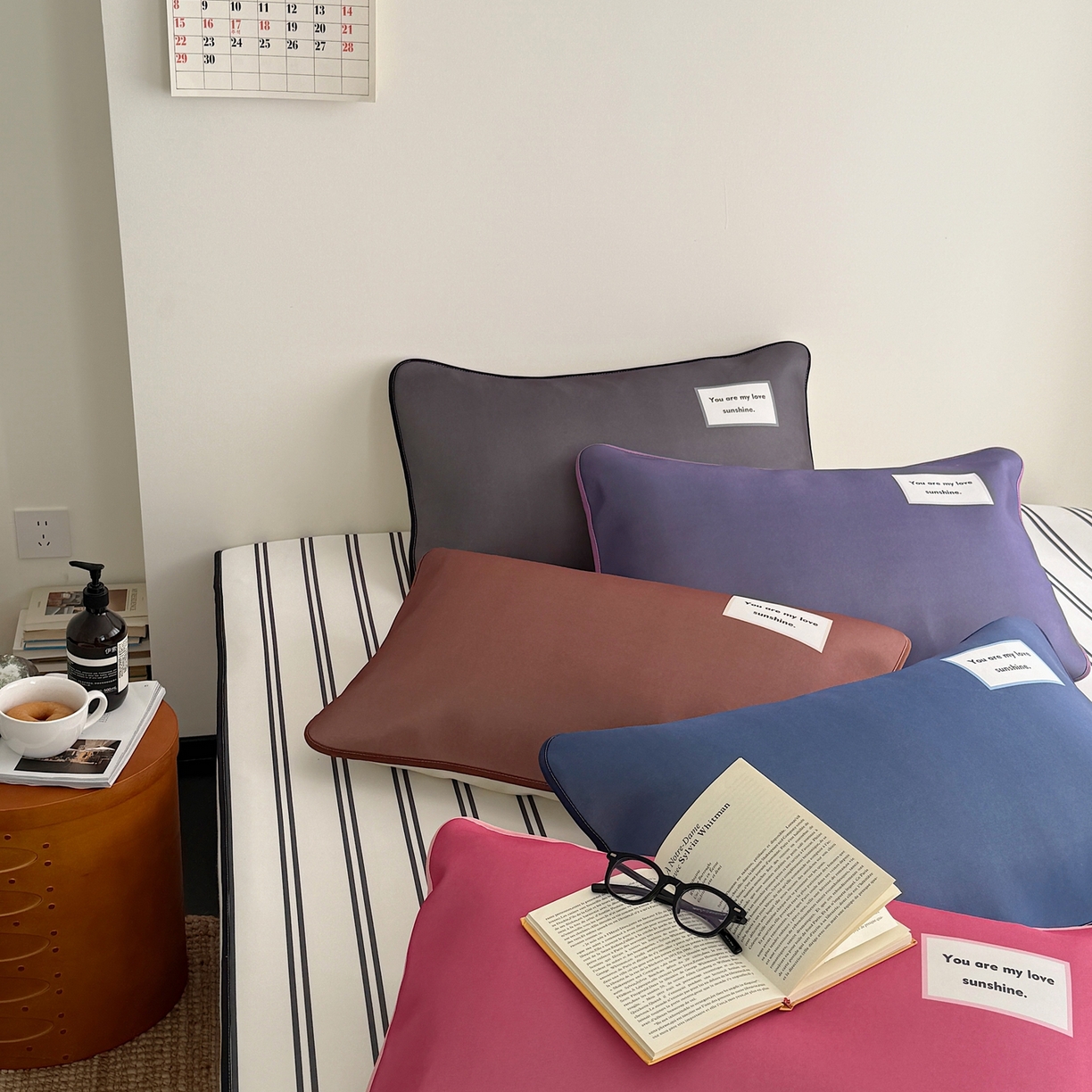 91家纺网 家纺一手货源 找家纺 美乐迪家纺 2026春夏新款水光冰丝凉席席子-条纹系列 组合图仅供展示不可下单