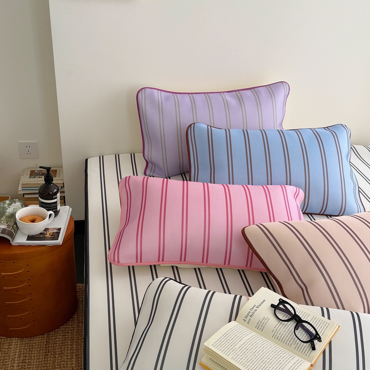 91家纺网 家纺一手货源 找家纺 美乐迪家纺 2026春夏新款水光冰丝凉席席子-条纹系列 组合图仅供展示不可下单