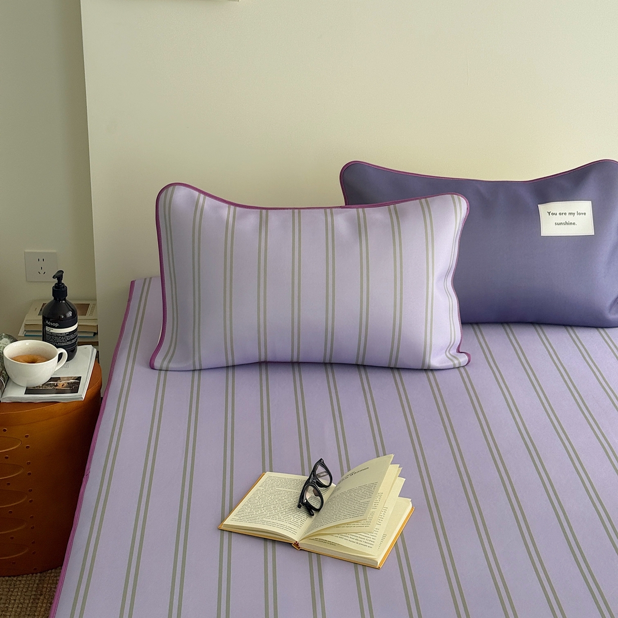 91家纺网 家纺一手货源 找家纺 美乐迪家纺 2026春夏新款水光冰丝凉席席子-条纹系列 葡萄紫