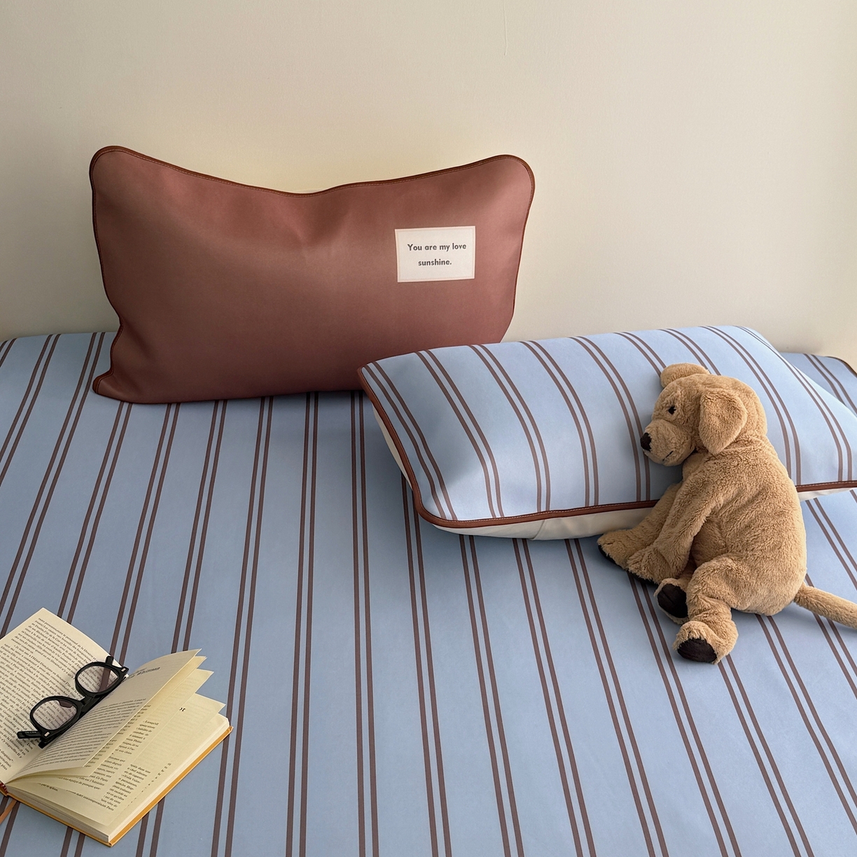 91家纺网 家纺一手货源 找家纺 美乐迪家纺 2026春夏新款水光冰丝凉席席子-条纹系列 蓝咖条