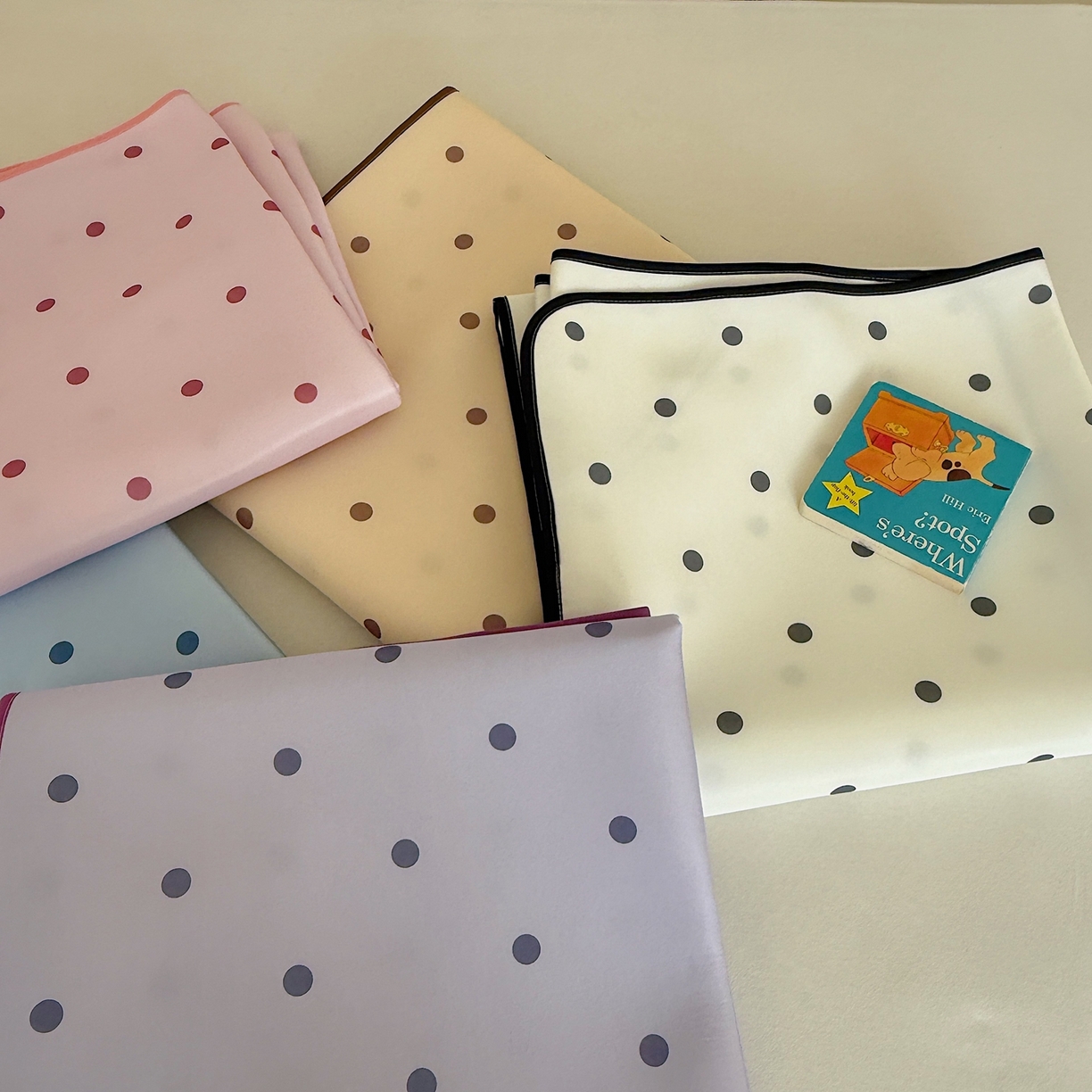 91家纺网 家纺一手货源 找家纺 美乐迪家纺 2026春夏新款水光冰丝凉席席子-波点系列 组合图仅供展示不可下单