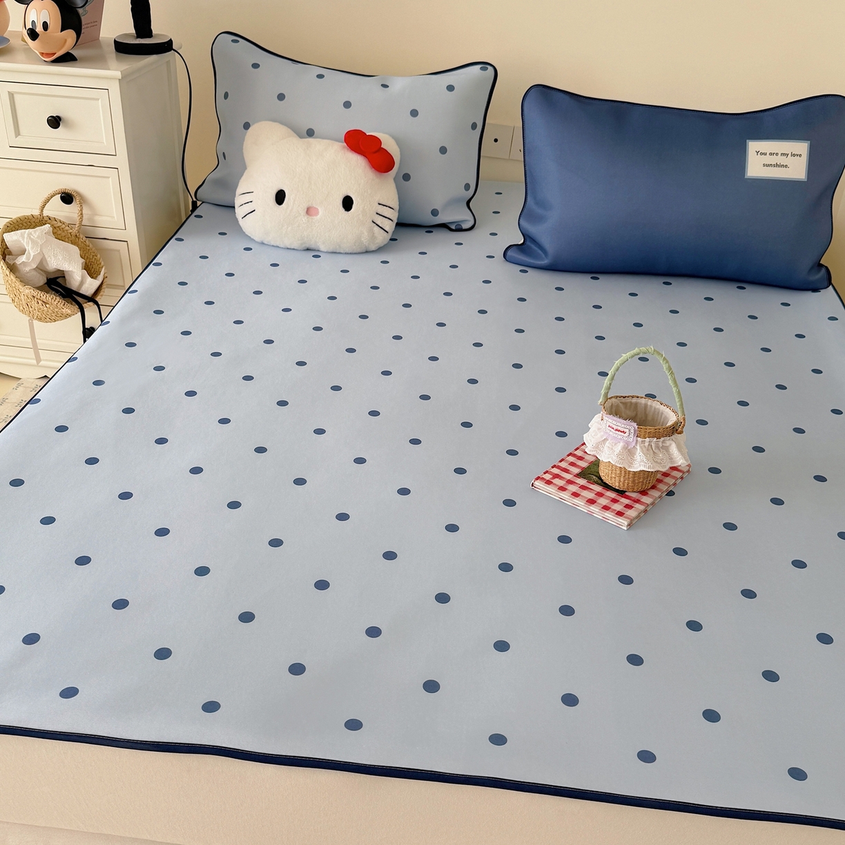 91家纺网 家纺一手货源 找家纺 美乐迪家纺 2026春夏新款水光冰丝凉席席子-波点系列 波点蓝