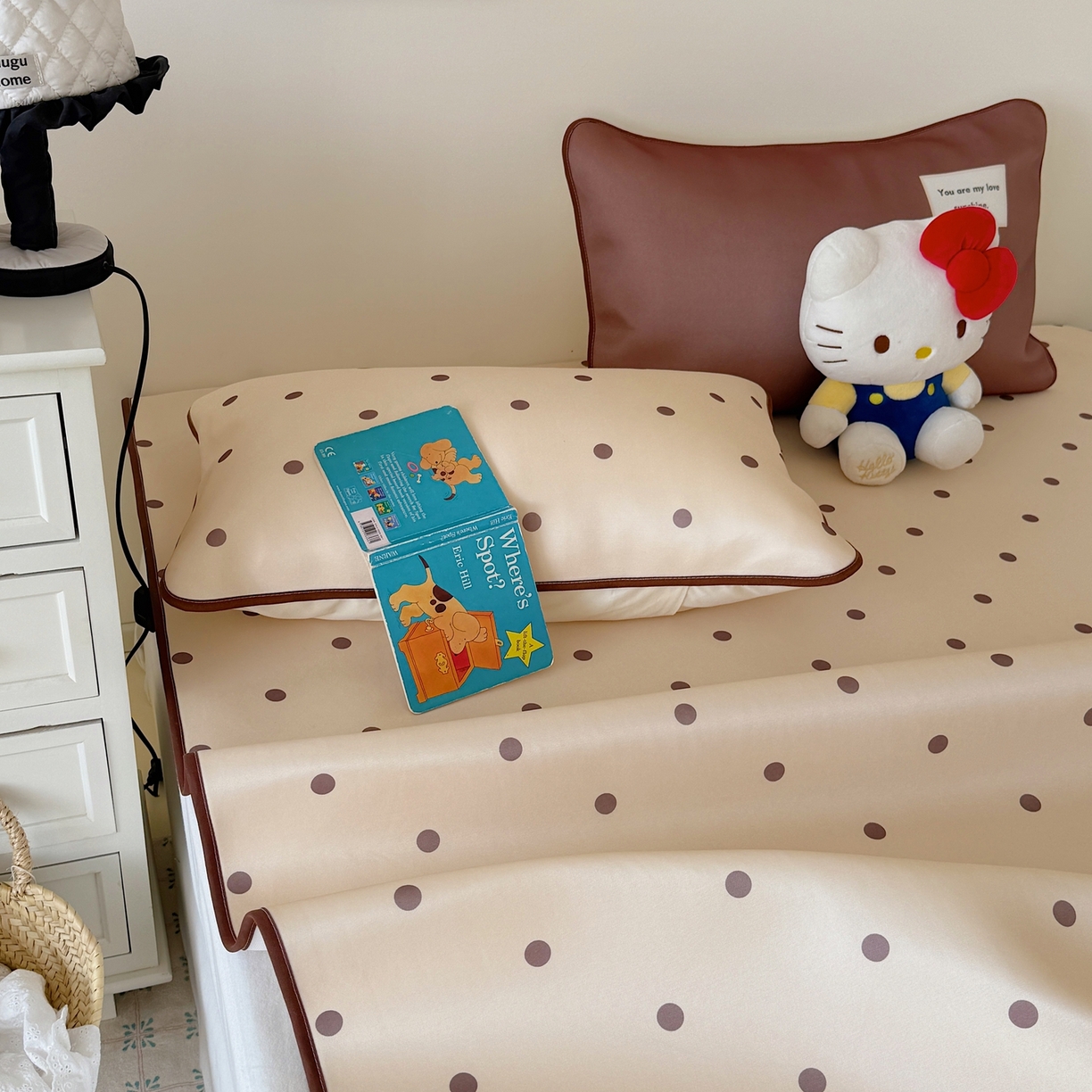 91家纺网 家纺一手货源 找家纺 美乐迪家纺 2026春夏新款水光冰丝凉席席子-波点系列 波点咖