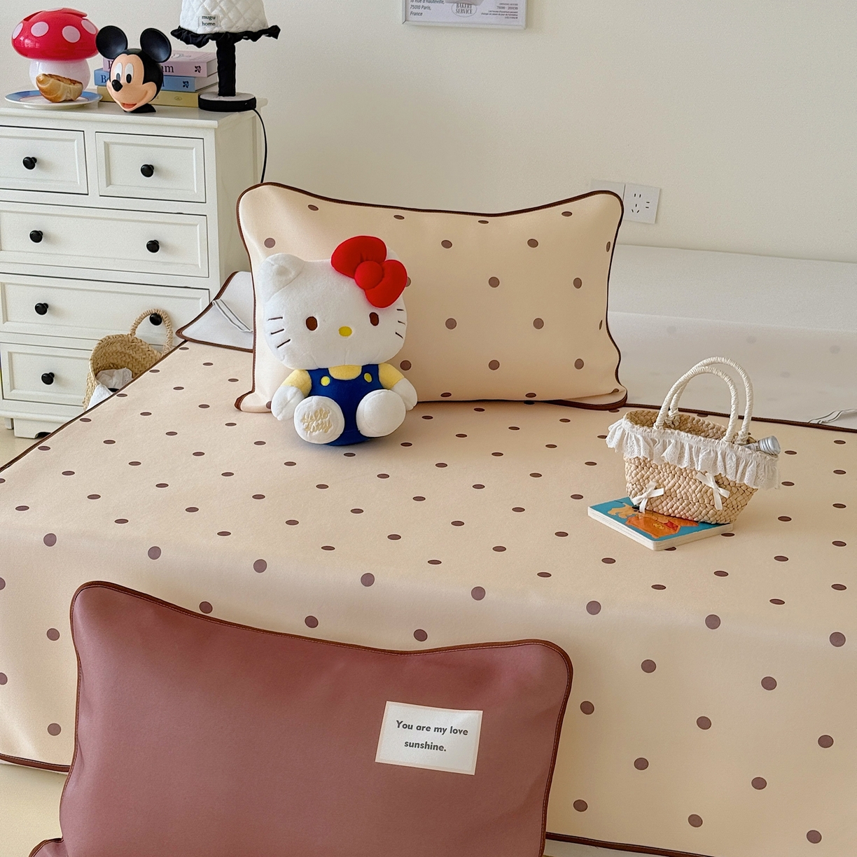 91家纺网 家纺一手货源 找家纺 美乐迪家纺 2026春夏新款水光冰丝凉席席子-波点系列 波点咖