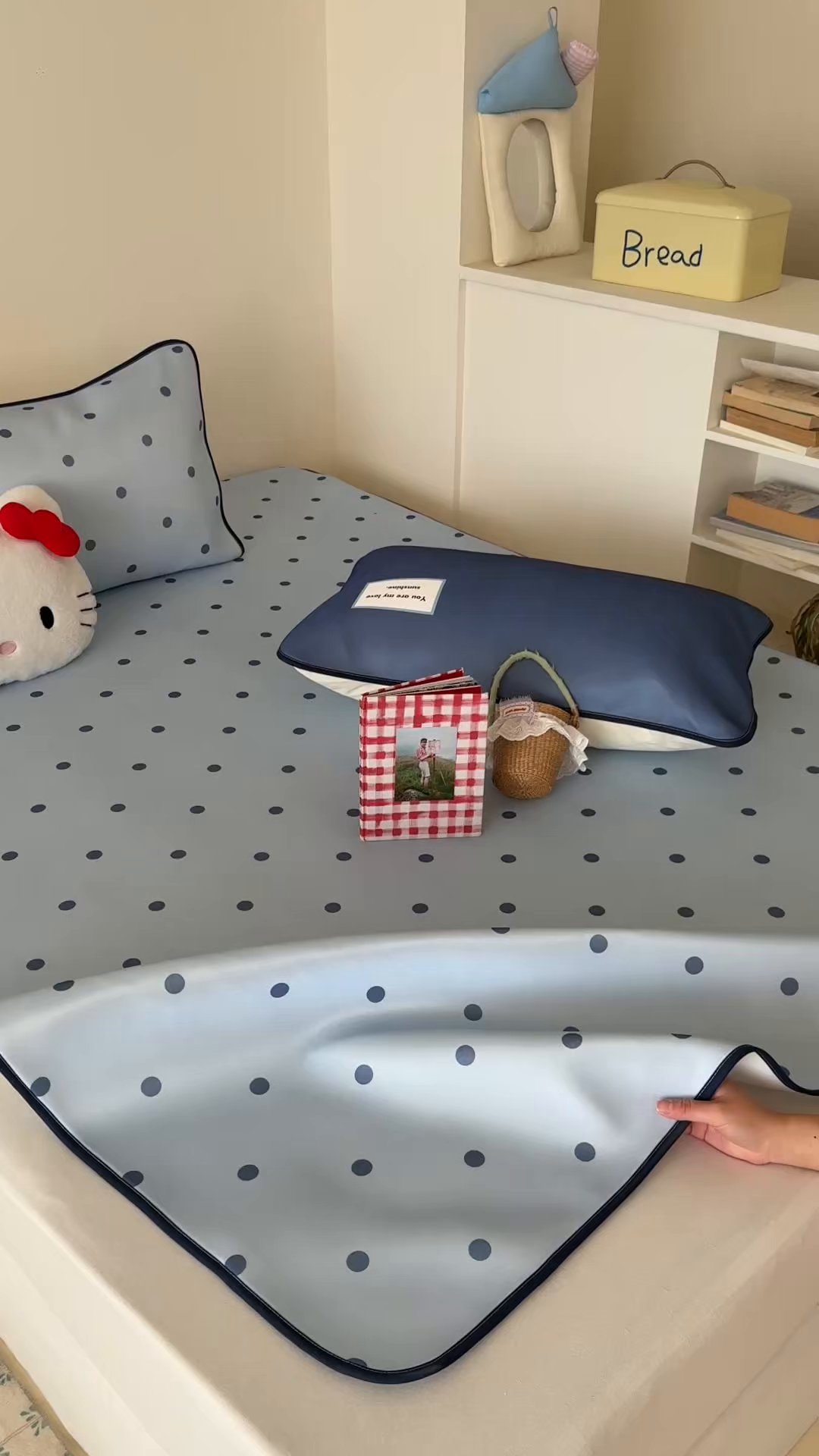 91家纺网 家纺一手货源 找家纺 美乐迪家纺 2026春夏新款水光冰丝凉席席子-波点系列 波点蓝