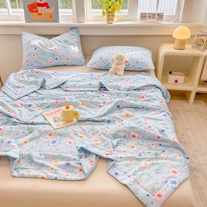 91家纺网 家纺一手货源 找家纺 天瑜家纺 2026新款棉绸夏被苏香绸舒香绸夏凉被人造棉空调被 花海 蓝