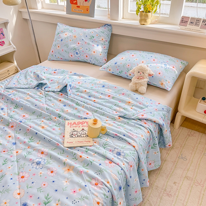 91家纺网 家纺一手货源 找家纺 天瑜家纺 2026新款棉绸夏被苏香绸舒香绸夏凉被人造棉空调被 花海 蓝