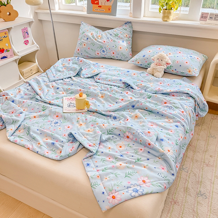 91家纺网 家纺一手货源 找家纺 天瑜家纺 2026新款棉绸夏被苏香绸舒香绸夏凉被人造棉空调被 花海 蓝