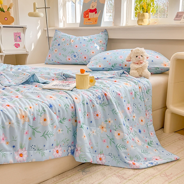 91家纺网 家纺一手货源 找家纺 天瑜家纺 2026新款棉绸夏被苏香绸舒香绸夏凉被人造棉空调被 花海 蓝