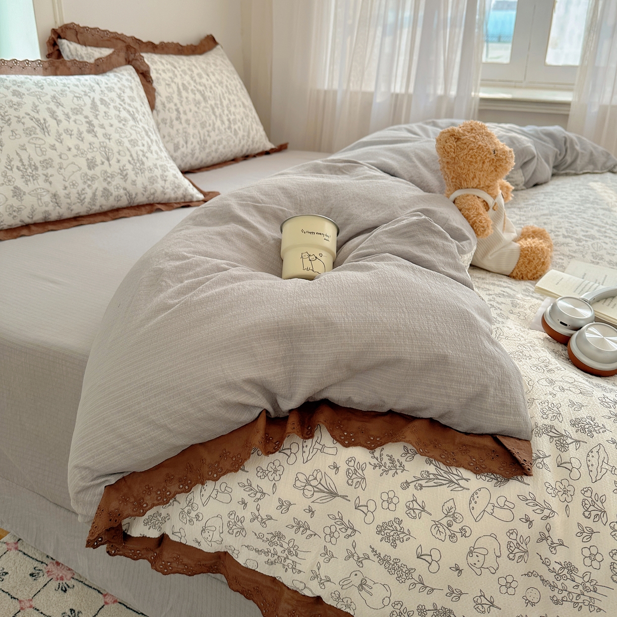 91家纺网 家纺一手货源 找家纺 一比一家纺 2026新款彩色花边木棉皱皱纱四件套 野餐兔