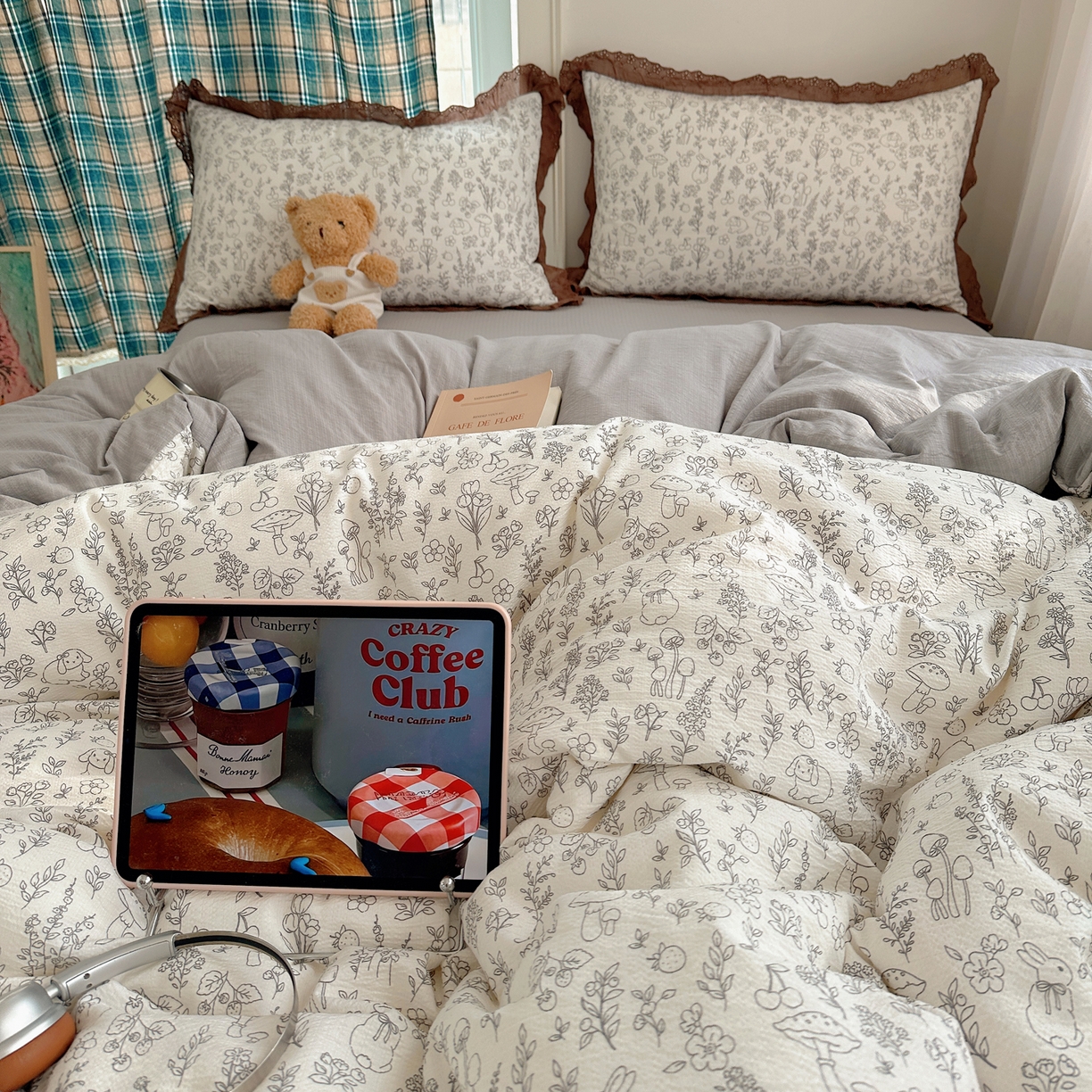 91家纺网 家纺一手货源 找家纺 一比一家纺 2026新款彩色花边木棉皱皱纱四件套 野餐兔