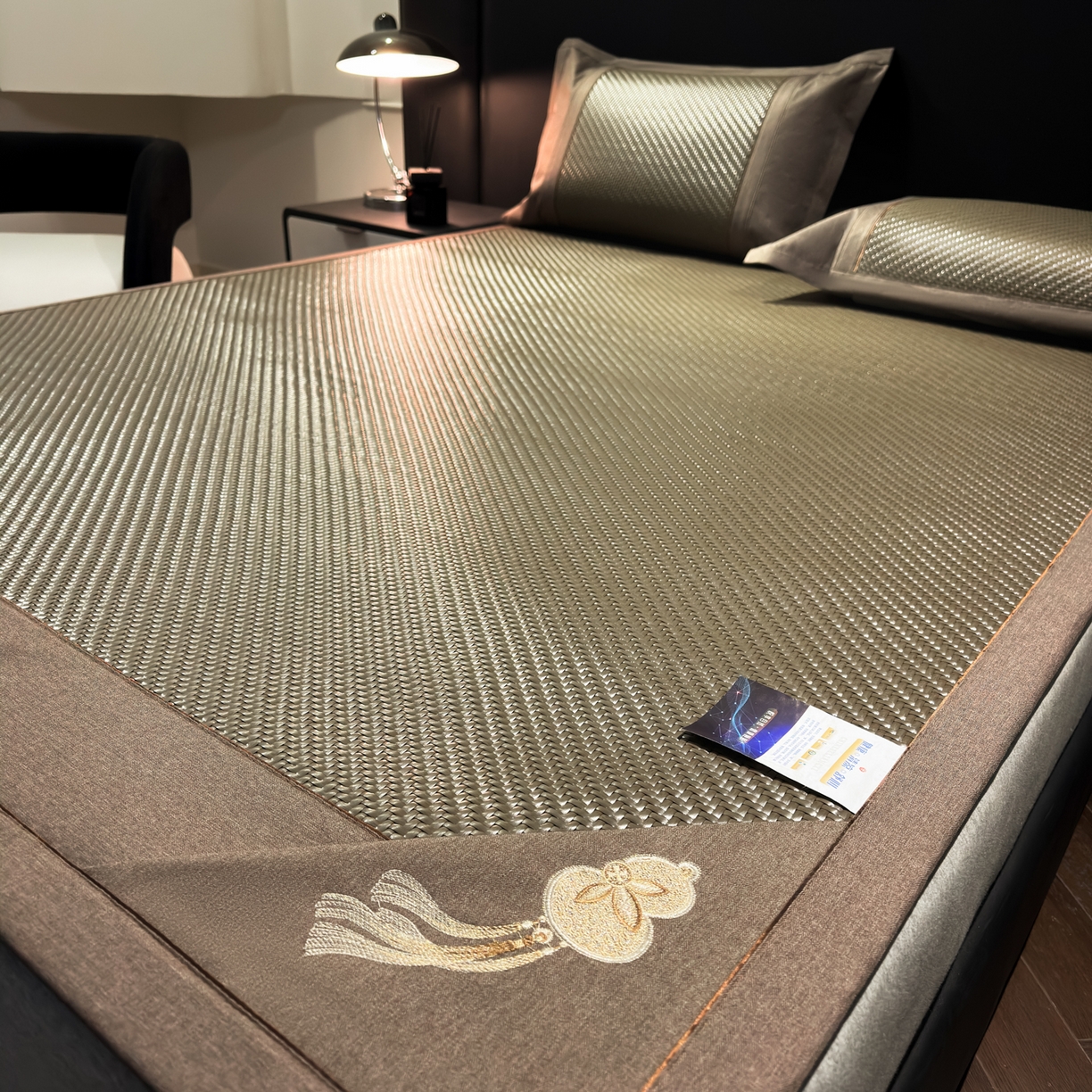 91家纺网 家纺一手货源 找家纺 （总）欧邦 2026新款三层复合刺绣超冷感PE软席雪藤席子-福禄