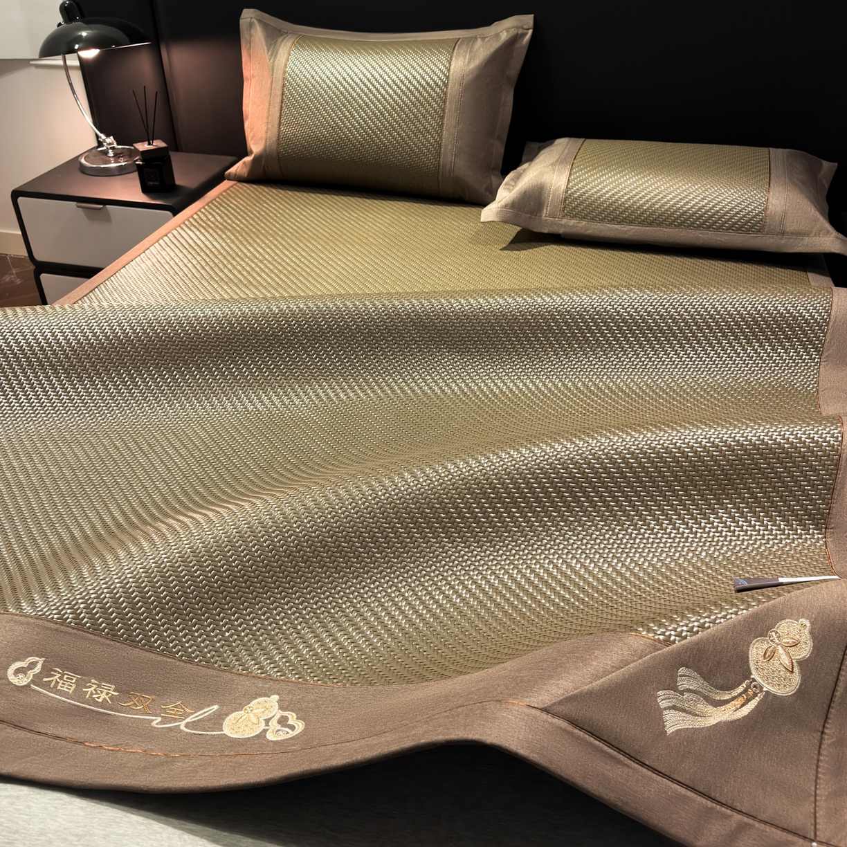 91家纺网 家纺一手货源 找家纺 （总）欧邦 2026新款三层复合刺绣超冷感PE软席雪藤席子-福禄