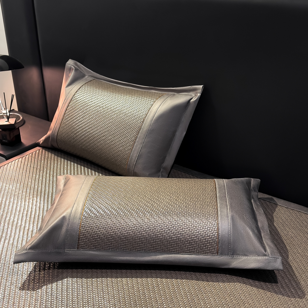 91家纺网 家纺一手货源 找家纺 欧邦 2026新款三层复合刺绣超冷感PE软席雪藤席子-福禄 福禄-灰色