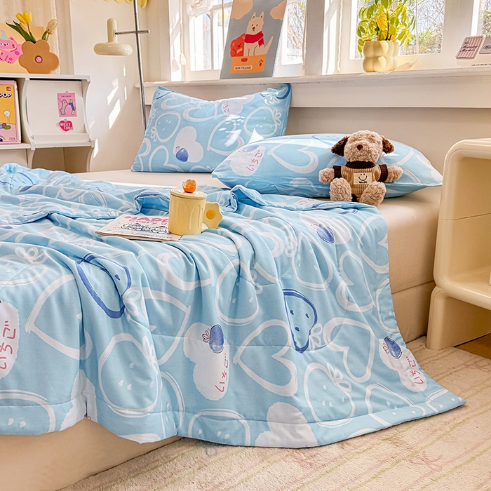 91家纺网 家纺一手货源 找家纺 天瑜家纺 2026新款棉绸夏被苏香绸舒香绸夏凉被人造棉空调被 爱心 蓝