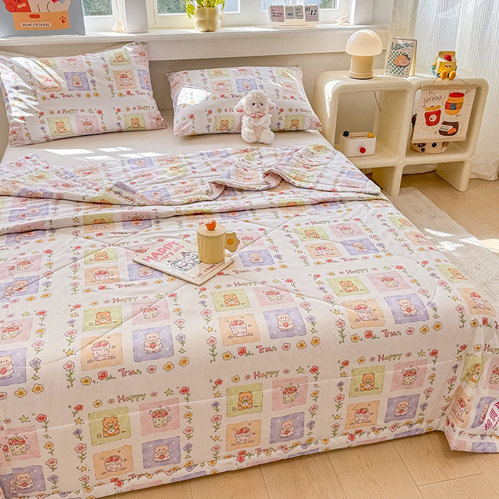 91家纺网 家纺一手货源 找家纺 天瑜家纺 2026新款棉绸夏被苏香绸舒香绸夏凉被人造棉空调被 快乐时光