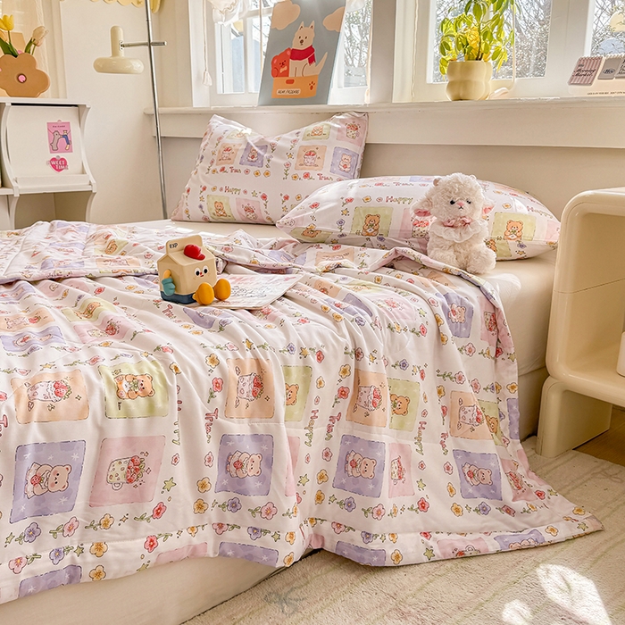 91家纺网 家纺一手货源 找家纺 天瑜家纺 2026新款棉绸夏被苏香绸舒香绸夏凉被人造棉空调被 快乐时光