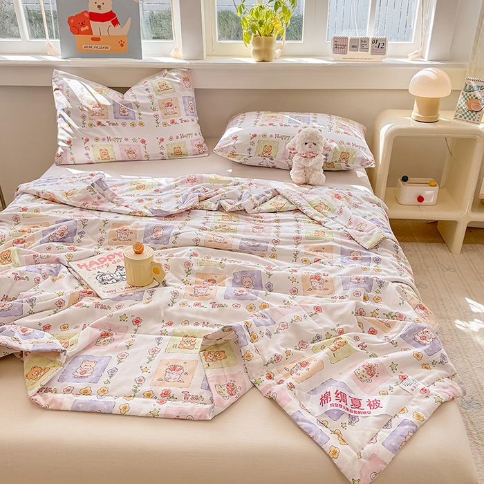 91家纺网 家纺一手货源 找家纺 天瑜家纺 2026新款棉绸夏被苏香绸舒香绸夏凉被人造棉空调被 快乐时光