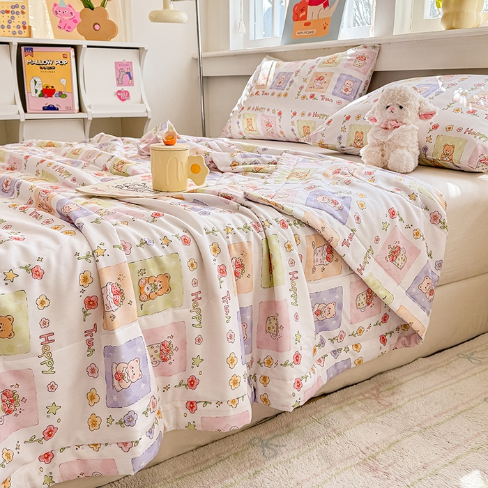 91家纺网 家纺一手货源 找家纺 天瑜家纺 2026新款棉绸夏被苏香绸舒香绸夏凉被人造棉空调被 快乐时光