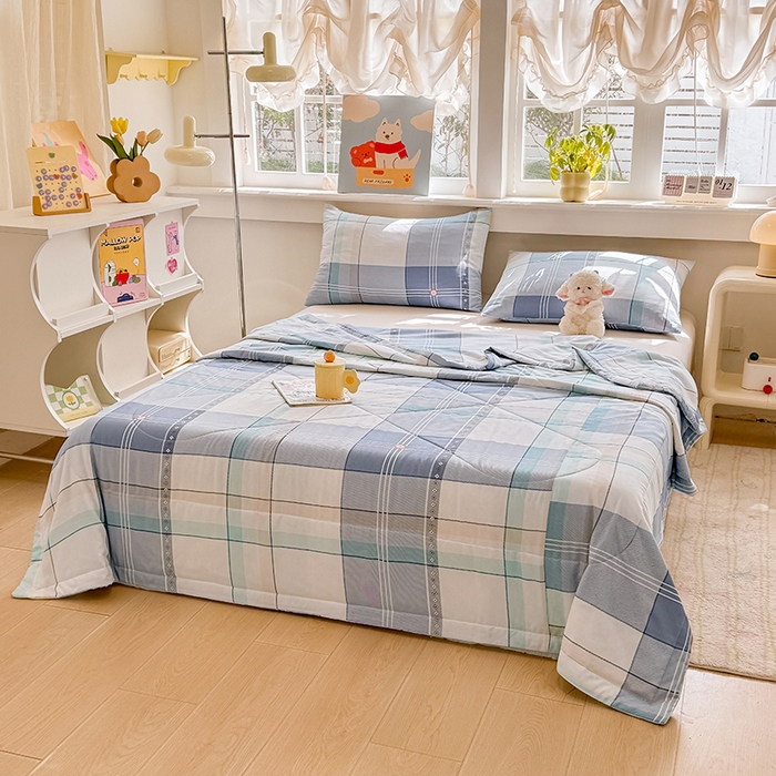 91家纺网 家纺一手货源 找家纺 天瑜家纺 2026新款棉绸夏被苏香绸舒香绸夏凉被人造棉空调被 时尚条格  蓝