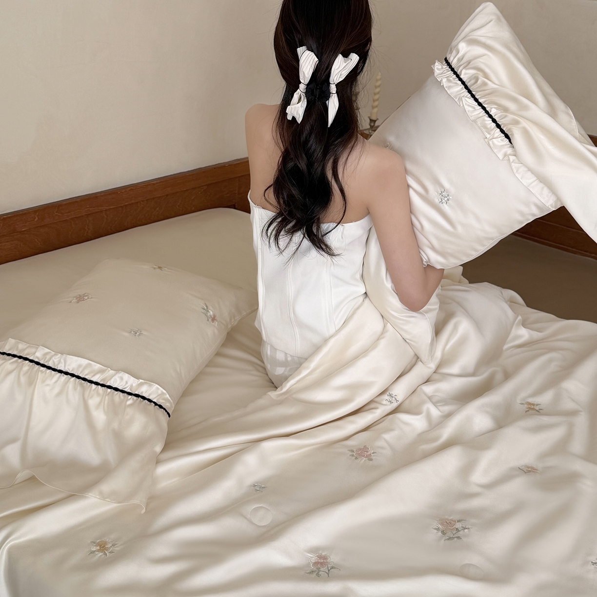 91家纺网 家纺一手货源 找家纺 （总）鹿班家居 2026新款60S兰精天丝刺绣夏被系列-玖野集（标准会员-20元)