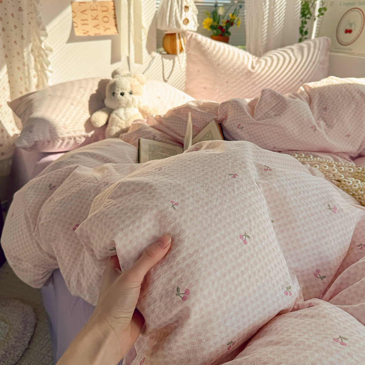 91家纺网 家纺一手货源 找家纺 多品家纺 2026年奶呼呼云感双层纱四件套 樱桃粉