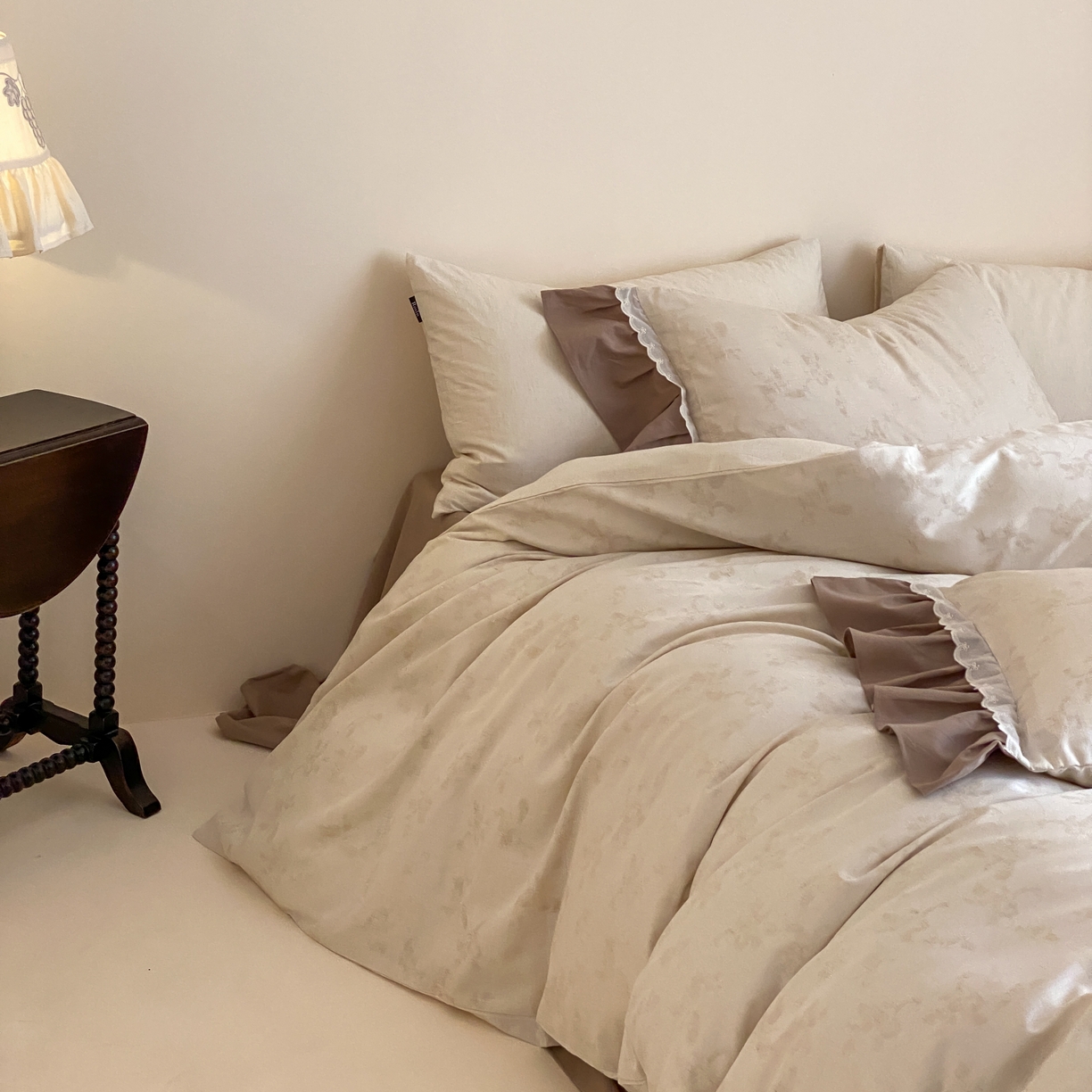 91家纺网 家纺一手货源 找家纺 玉宇阁家居 2026新款色织棉麻大提花四件套-花边款 花边款-鸢梦