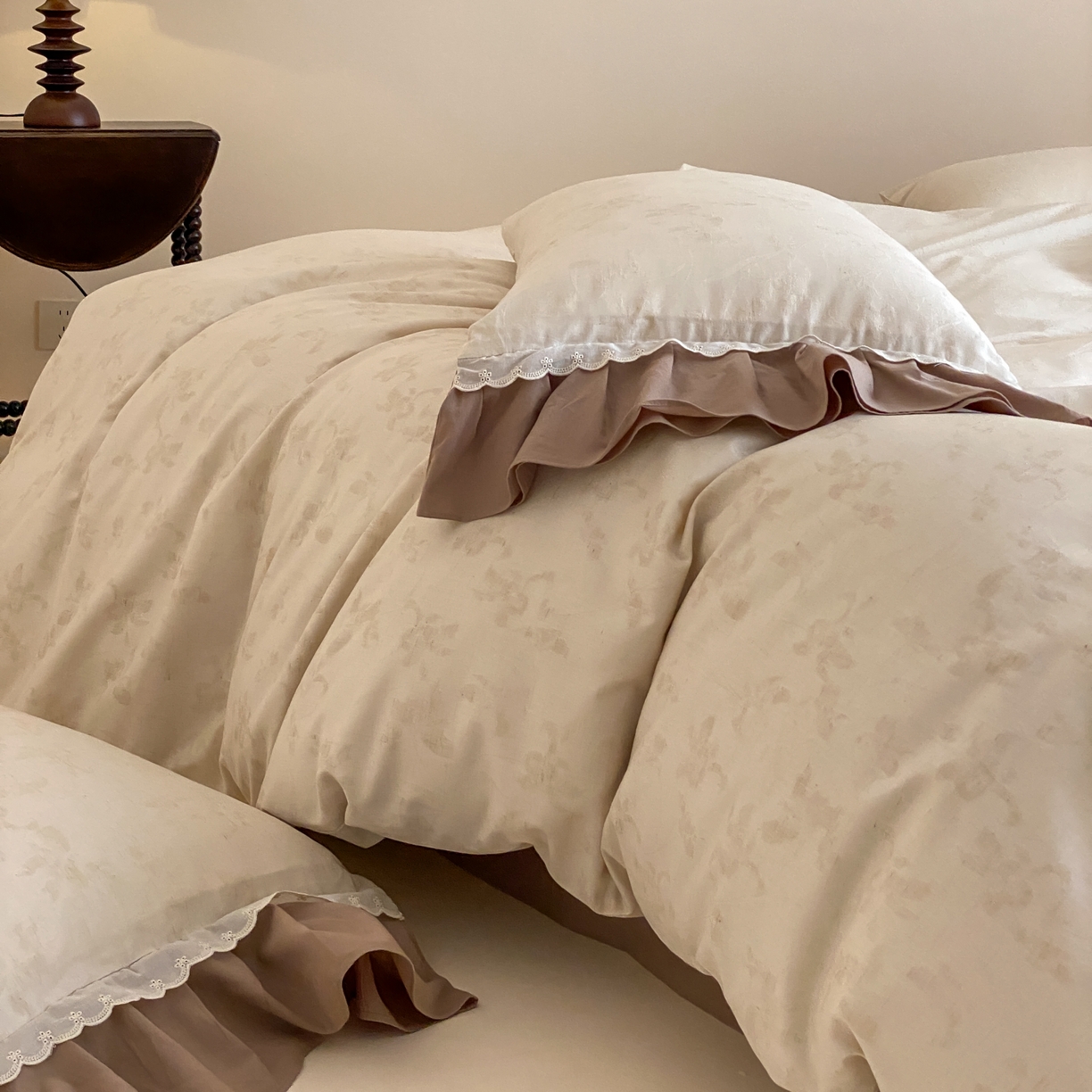 91家纺网 家纺一手货源 找家纺 玉宇阁家居 2026新款色织棉麻大提花四件套-花边款 花边款-鸢梦