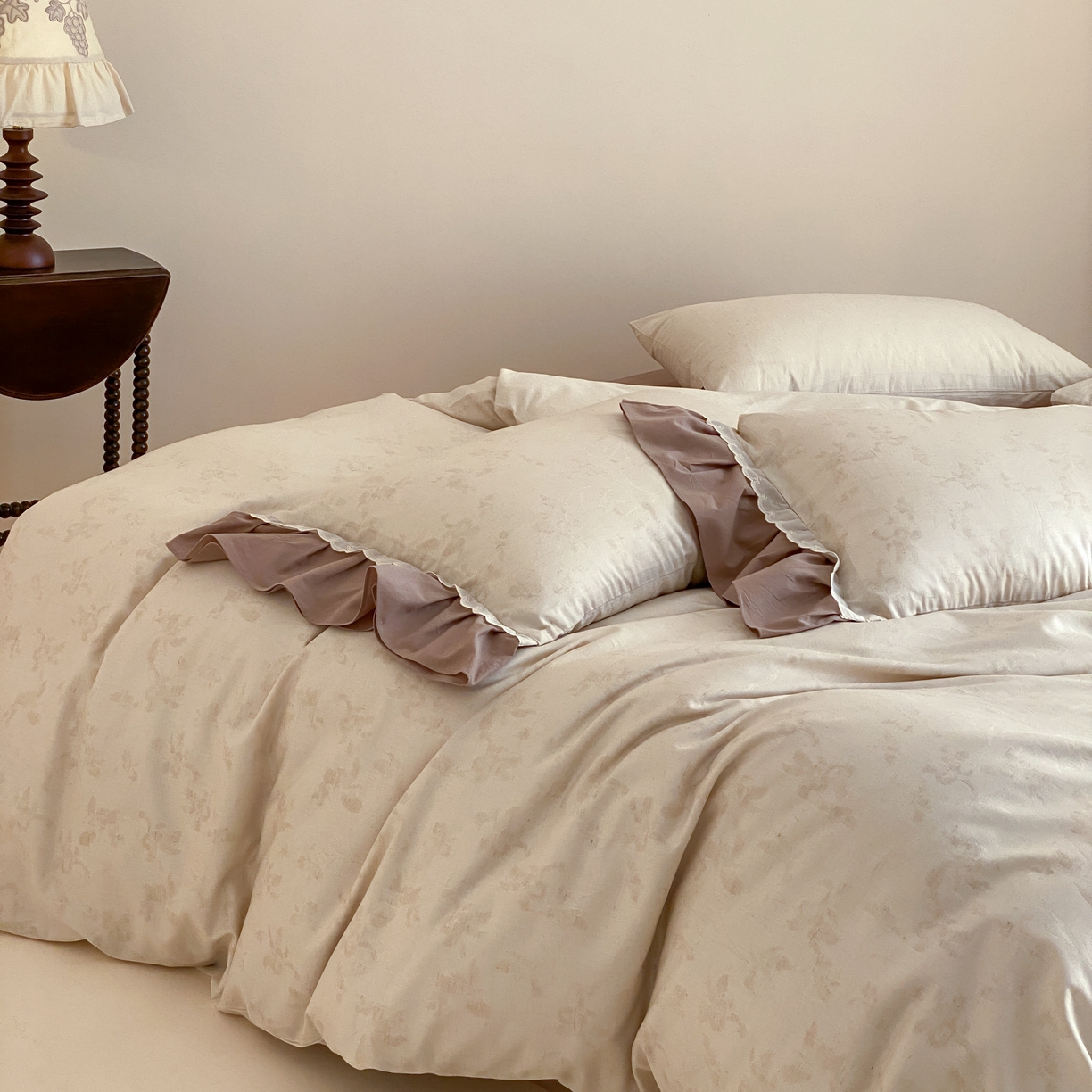 91家纺网 家纺一手货源 找家纺 玉宇阁家居 2026新款色织棉麻大提花四件套-花边款 花边款-鸢梦