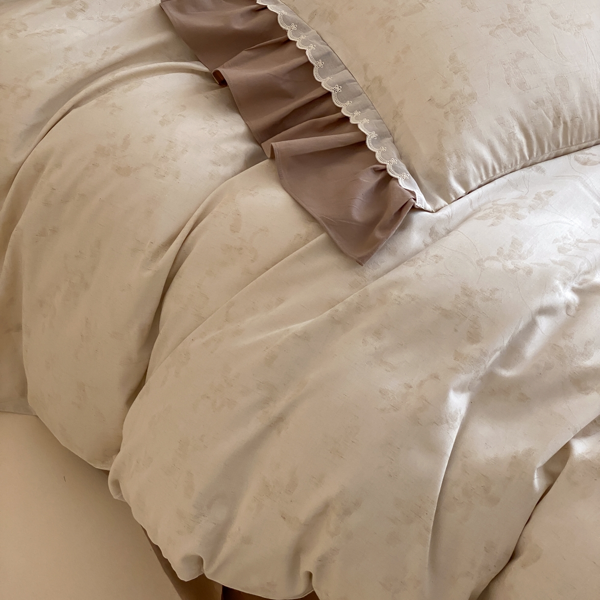 91家纺网 家纺一手货源 找家纺 玉宇阁家居 2026新款色织棉麻大提花四件套-花边款 花边款-鸢梦