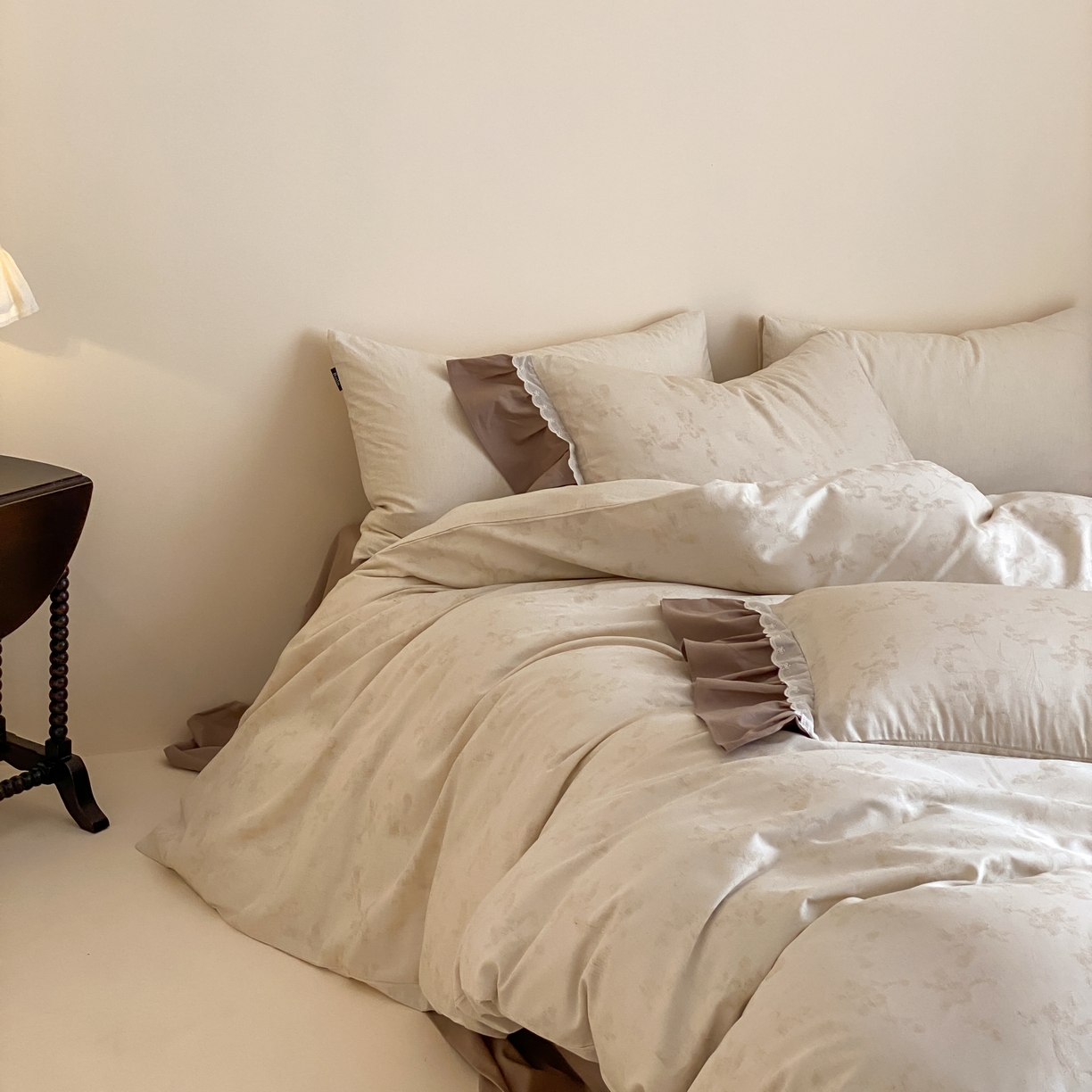 91家纺网 家纺一手货源 找家纺 玉宇阁家居 2026新款色织棉麻大提花四件套-花边款 花边款-鸢梦