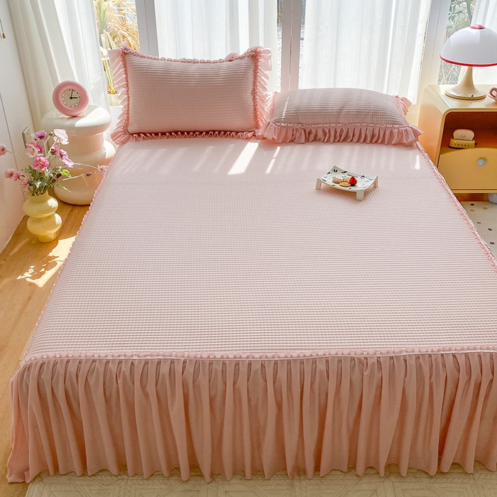 91家纺网 家纺一手货源 找家纺 七里香 2026春夏新款2026新款华夫格3D千鸟格冰豆豆凉席床裙款三件套 华夫格-粉玉