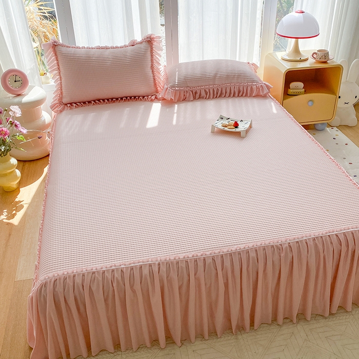 91家纺网 家纺一手货源 找家纺 七里香 2026春夏新款2026新款华夫格3D千鸟格冰豆豆凉席床裙款三件套 华夫格-粉玉