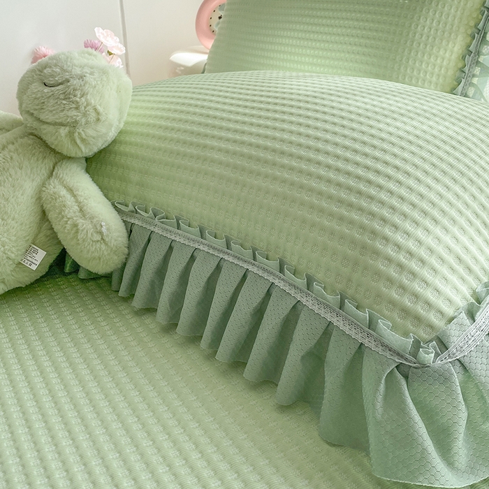 91家纺网 家纺一手货源 找家纺 七里香 2026春夏新款2026新款华夫格3D千鸟格冰豆豆凉席床裙款三件套 华夫格-果绿