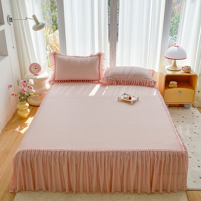 91家纺网 家纺一手货源 找家纺 七里香 2026春夏新款2026新款华夫格3D千鸟格冰豆豆凉席床裙款三件套 华夫格-粉玉