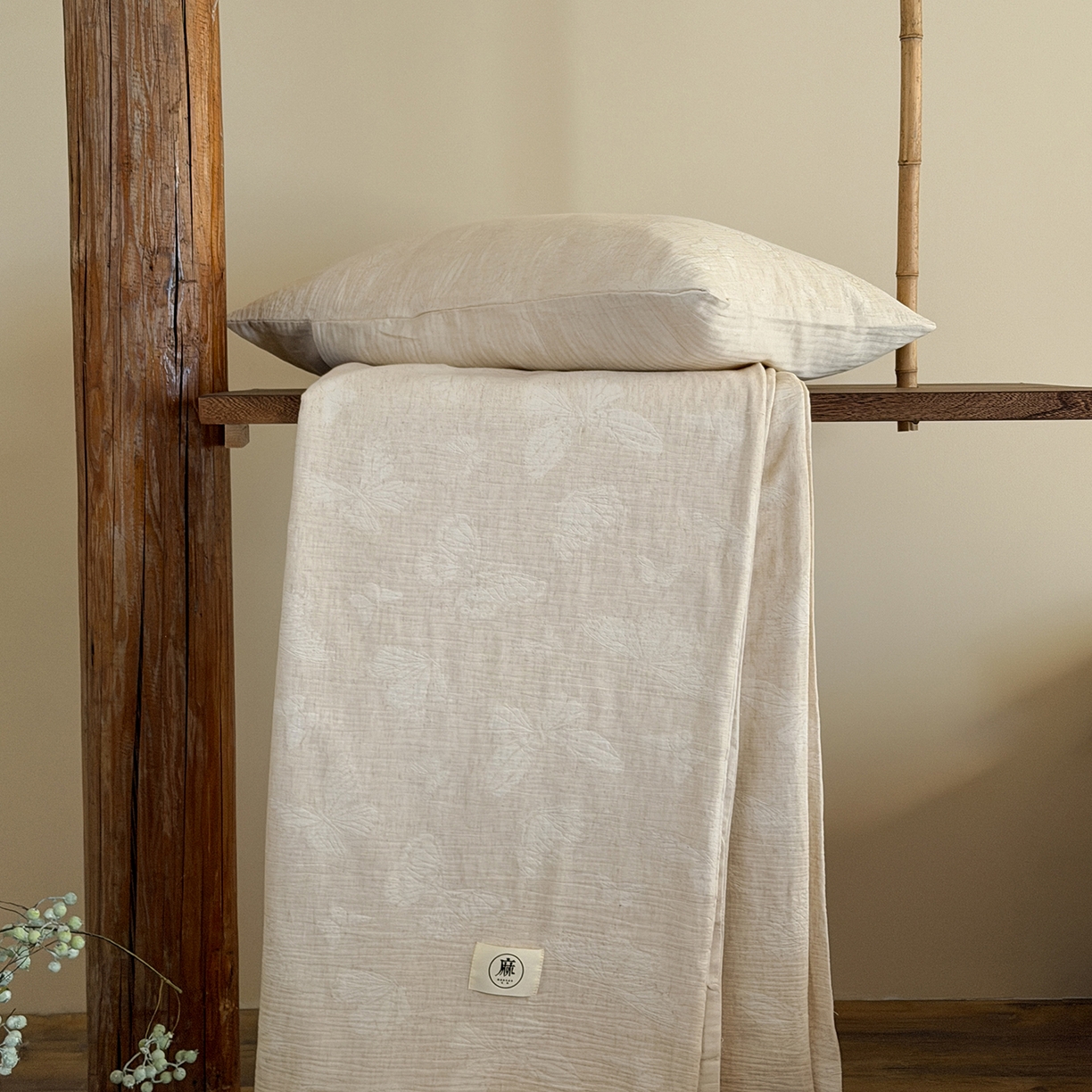 91家纺网 家纺一手货源 找家纺 尚品本色 2026春夏新款无印风A类色织棉麻提花柔软四件套 锦瑟