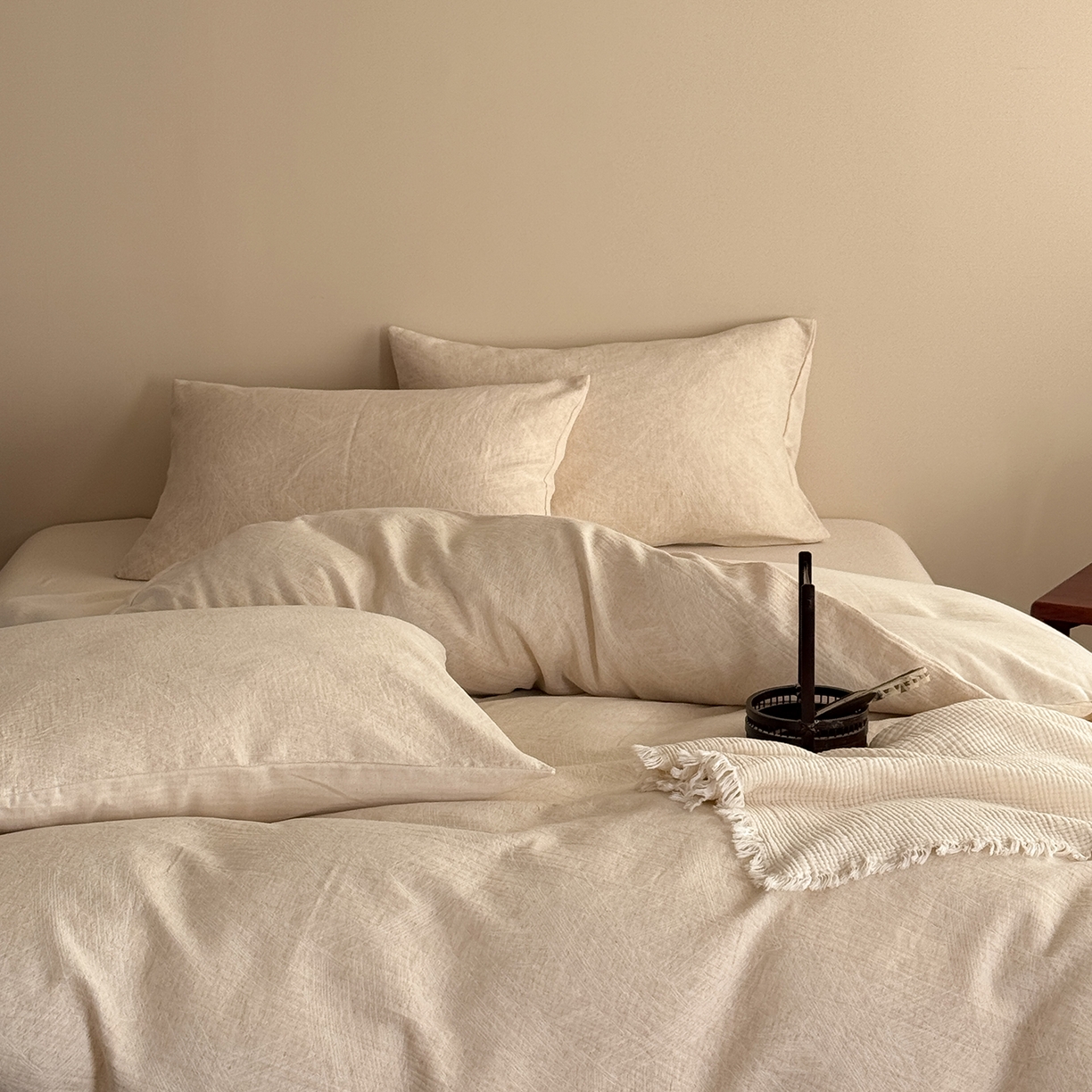 91家纺网 家纺一手货源 找家纺 尚品本色 2026春夏新款无印风A类色织棉麻提花柔软四件套 鎏光