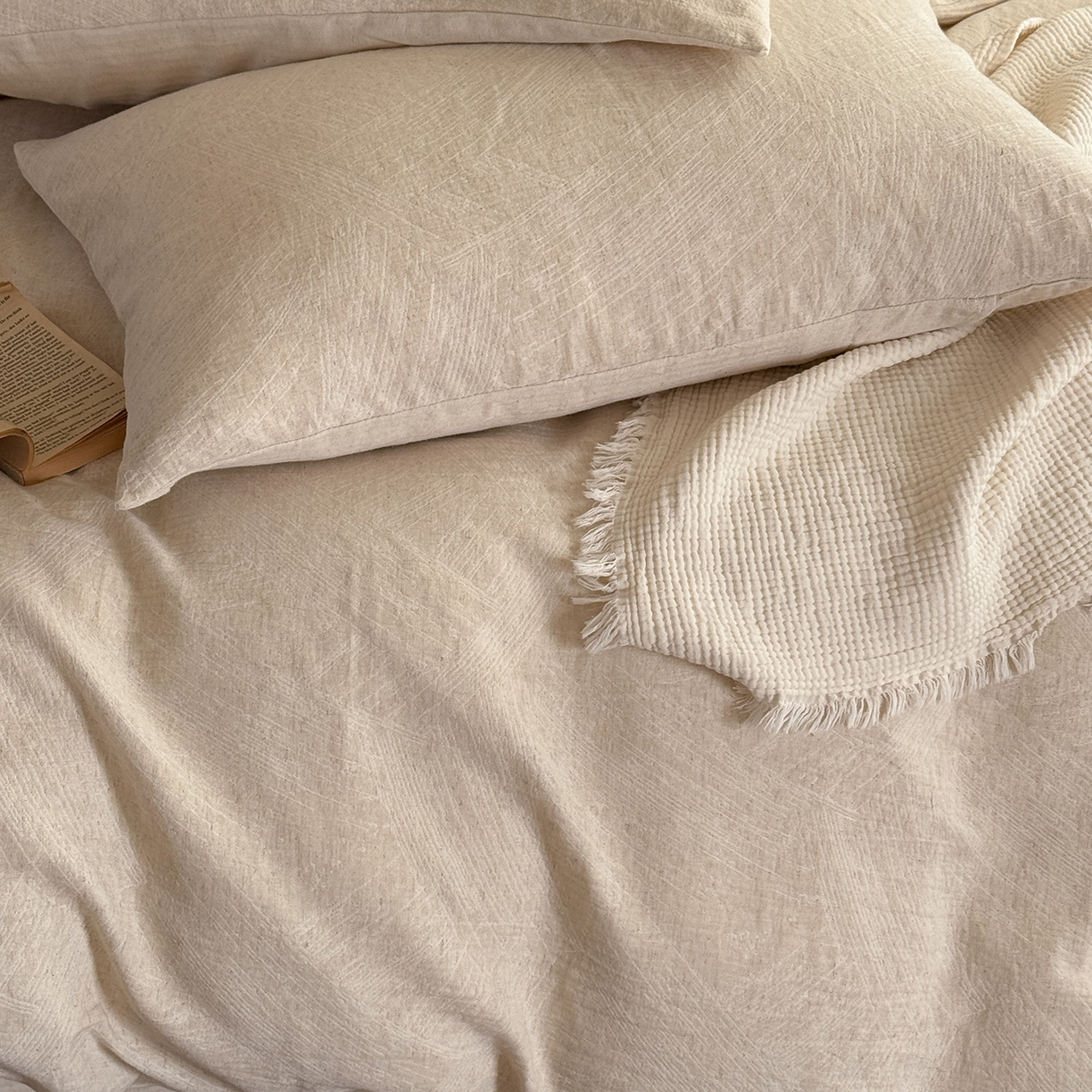 91家纺网 家纺一手货源 找家纺 尚品本色 2026春夏新款无印风A类色织棉麻提花柔软四件套 鎏光