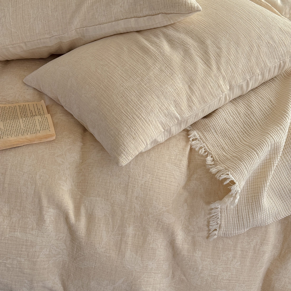 91家纺网 家纺一手货源 找家纺 尚品本色 2026春夏新款无印风A类色织棉麻提花柔软四件套 如梦令