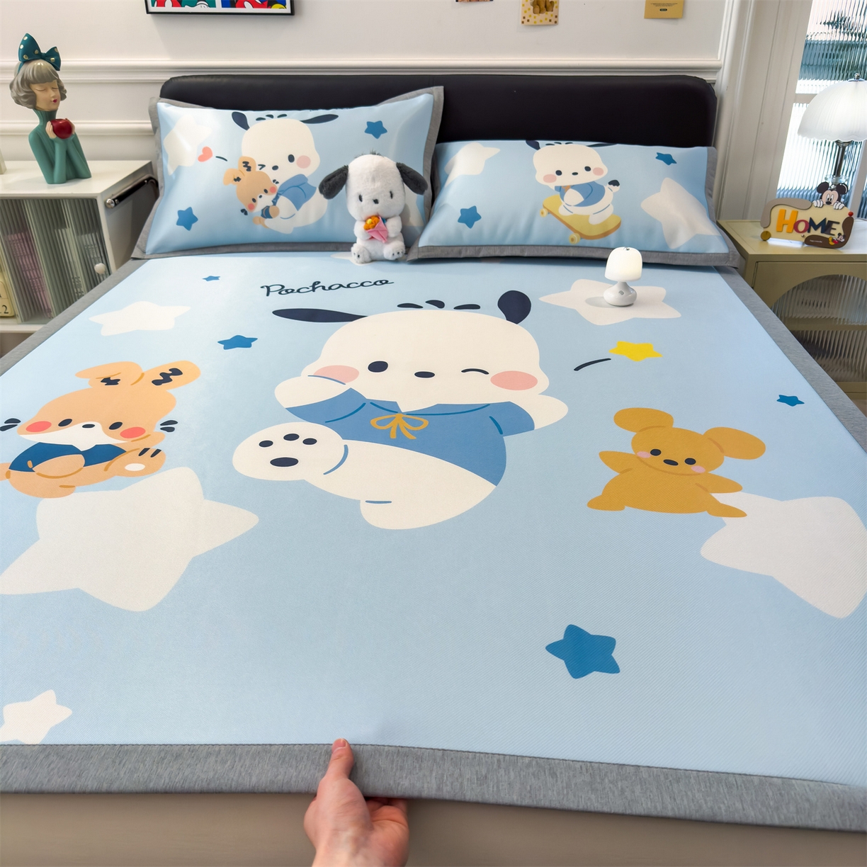 91家纺网 家纺一手货源 找家纺 兄弟坊 2026新款正版授权A类大版卡通烫光冰丝凉席冰丝席 活力帕恰