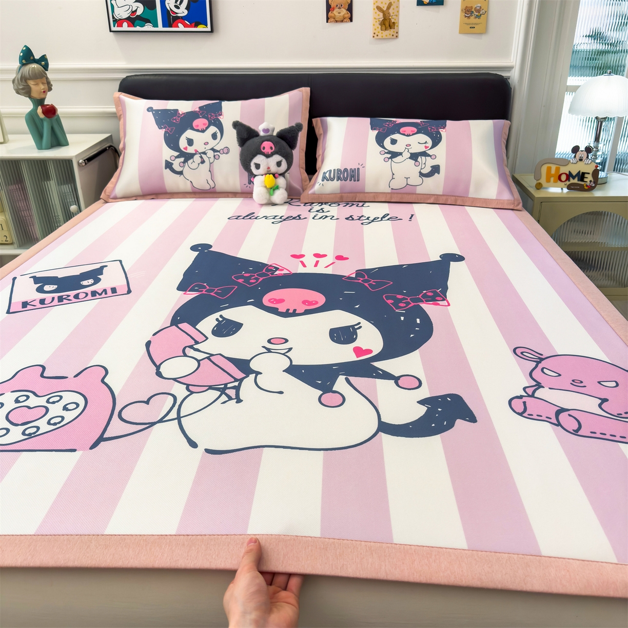 91家纺网 家纺一手货源 找家纺 兄弟坊 2026新款正版授权A类大版卡通烫光冰丝凉席冰丝席 调皮库洛米